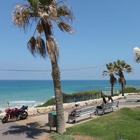 1 Herzel Beach Apartment Bat Yam Exterior photo